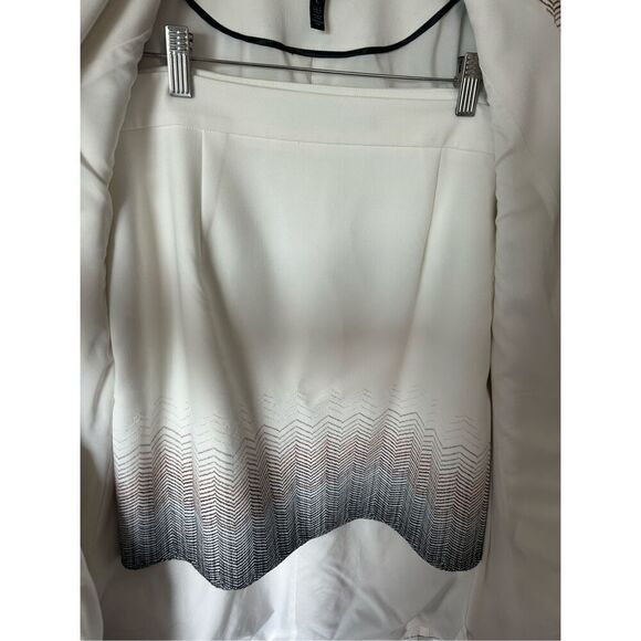 WHITE HOUSE BLACK MARKET EMBROIDERED OMBRÉ COAT SIZE LARGE and skirt size 12 sui - Picture 3 of 6